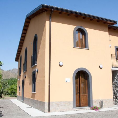 Hotel La Porta Delle Gole à Motta Camastra Extérieur photo