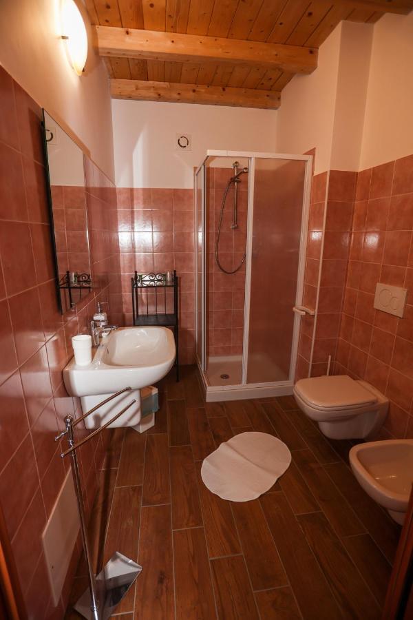 Hotel La Porta Delle Gole à Motta Camastra Extérieur photo