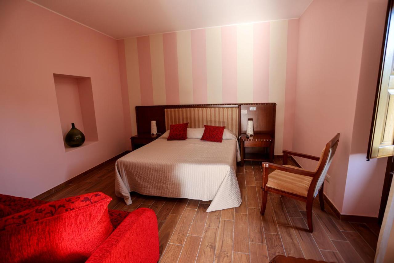 Hotel La Porta Delle Gole à Motta Camastra Extérieur photo