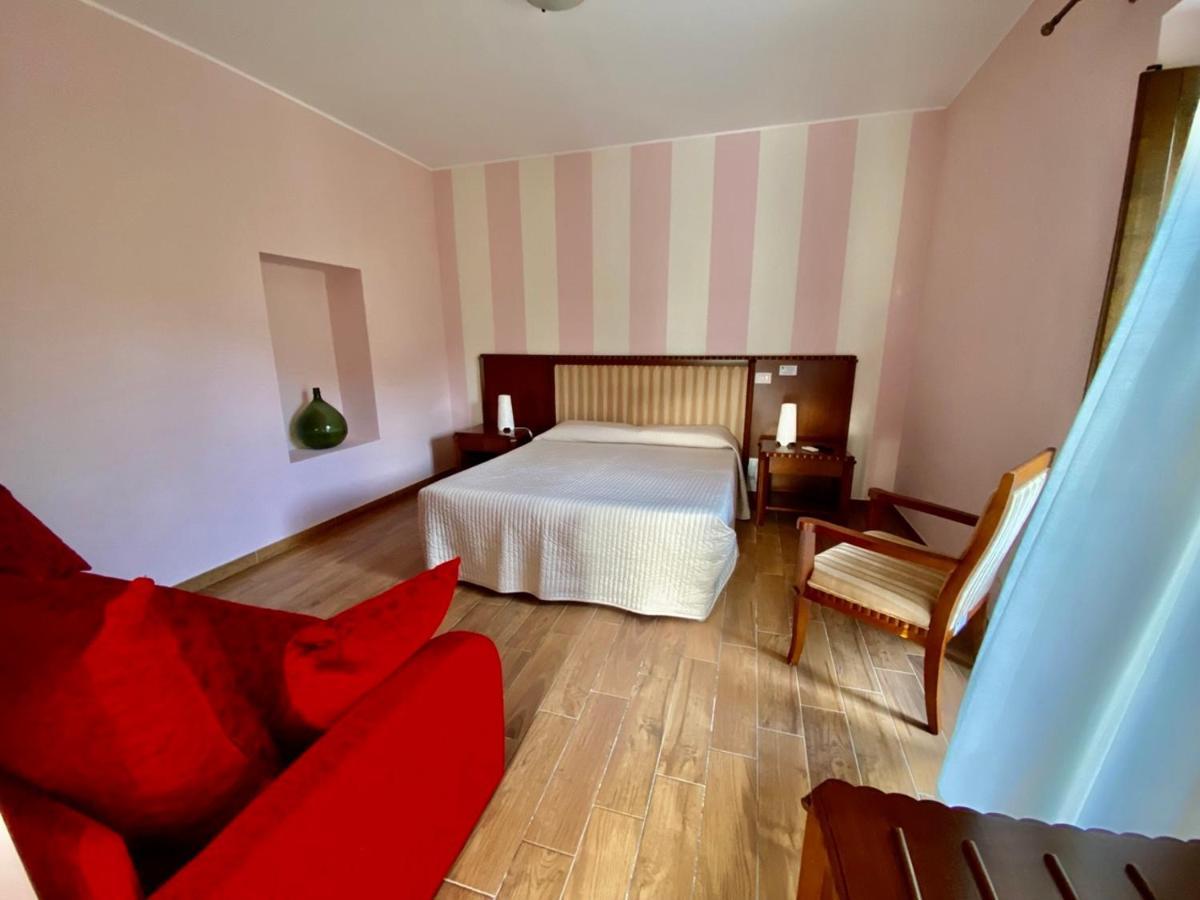 Hotel La Porta Delle Gole à Motta Camastra Extérieur photo
