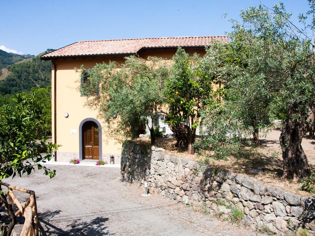 Hotel La Porta Delle Gole à Motta Camastra Extérieur photo